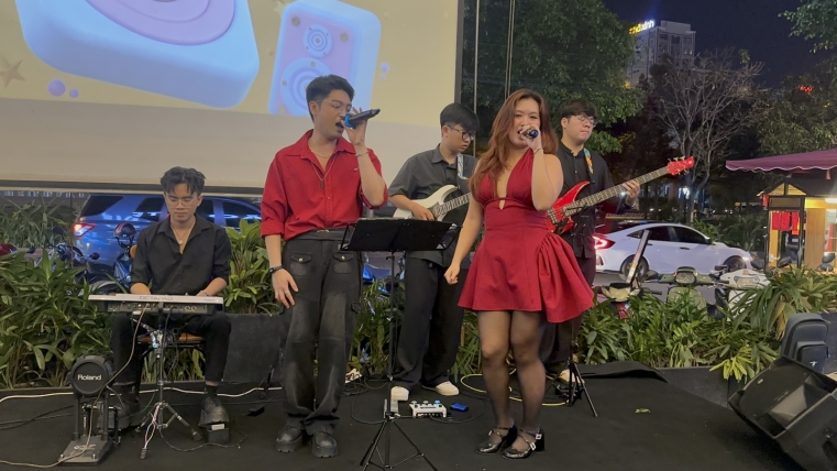 No Love No Life (Nơi Anh Không Thuộc Về)